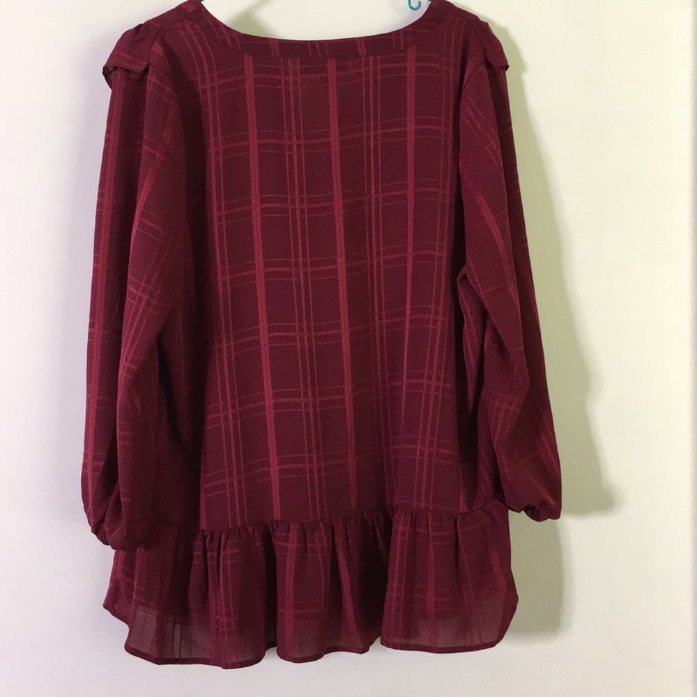 Ruffle Bottom Top - Picture 4 of 6